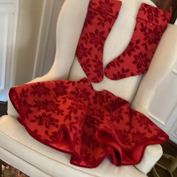 Other - 🌼 Christmas Flocked Stockings & Skirt Bundle
